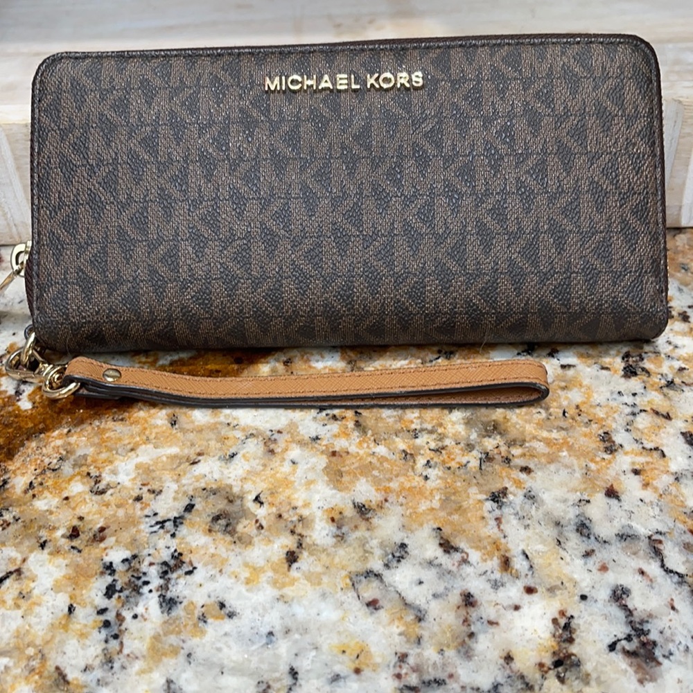Michael Kors Signature Wallet.